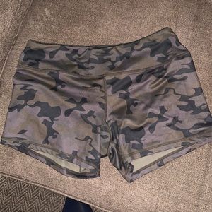 BORN PRIMITIVE shorty shorts
